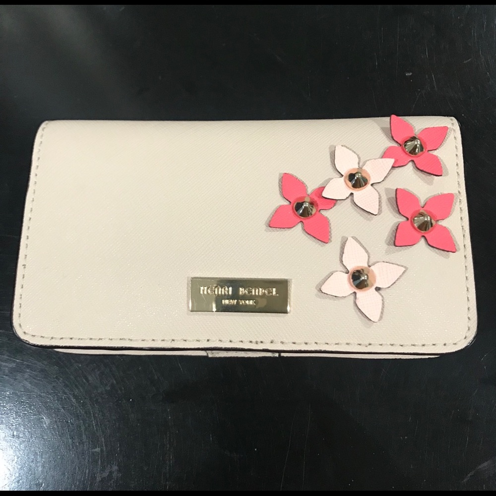 Henri Bendel Wallet
